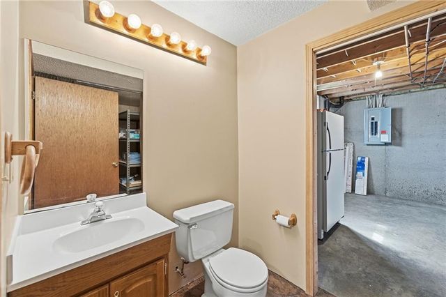 625 SE Shiloh Drive, Lee's Summit, MO 64063