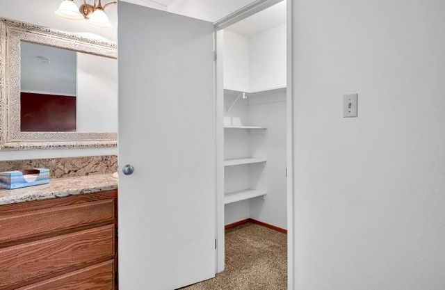 2836 Adirondack Way, Sacramento, CA 95827