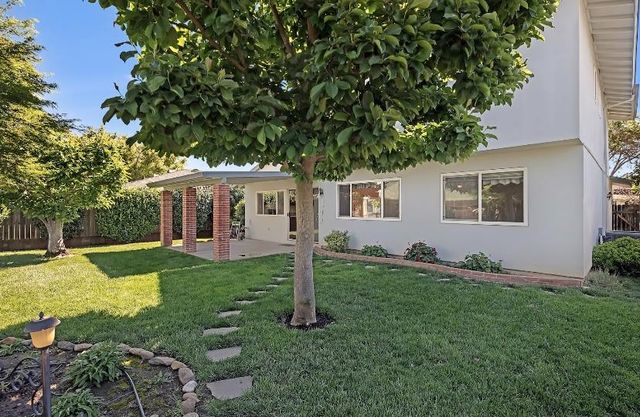 2836 Adirondack Way, Sacramento, CA 95827