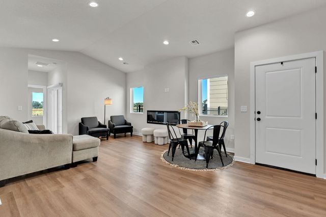 244 & 246 N Gowen St, Goddard, KS 67052