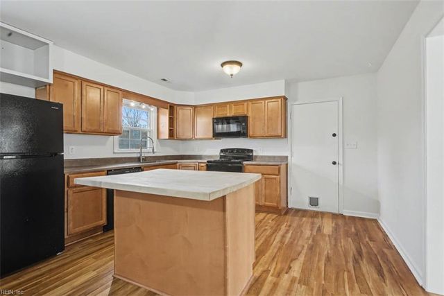 636 Village Green PW, Newport News, VA 23602