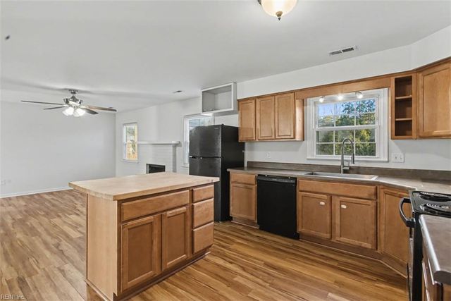 636 Village Green PW, Newport News, VA 23602