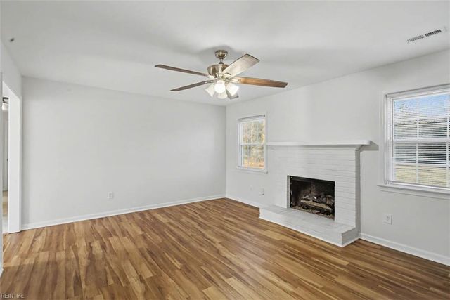 636 Village Green PW, Newport News, VA 23602