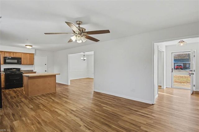 636 Village Green PW, Newport News, VA 23602