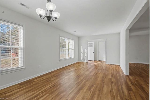 636 Village Green PW, Newport News, VA 23602