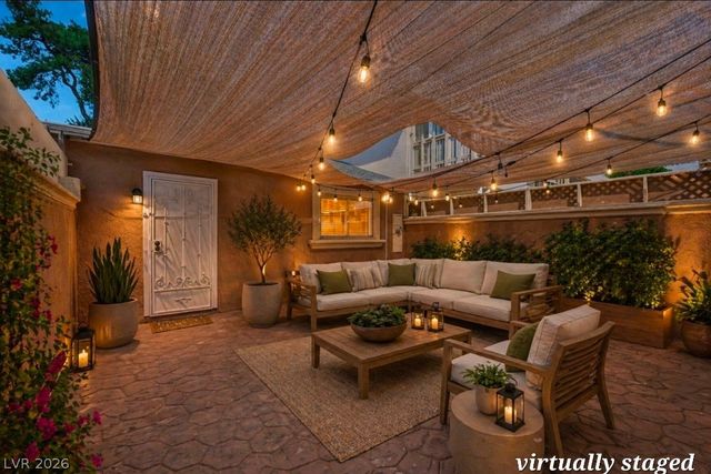 193 Greenbriar Townhouse Way, Las Vegas, NV 89121