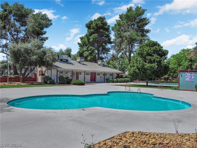 193 Greenbriar Townhouse Way, Las Vegas, NV 89121