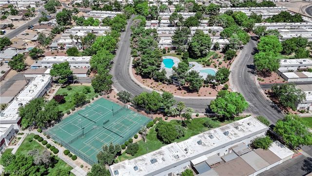 193 Greenbriar Townhouse Way, Las Vegas, NV 89121