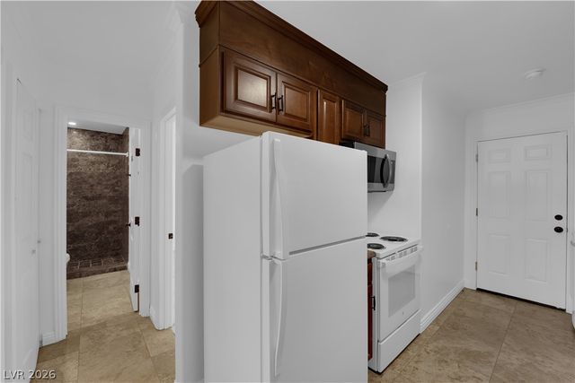 193 Greenbriar Townhouse Way, Las Vegas, NV 89121