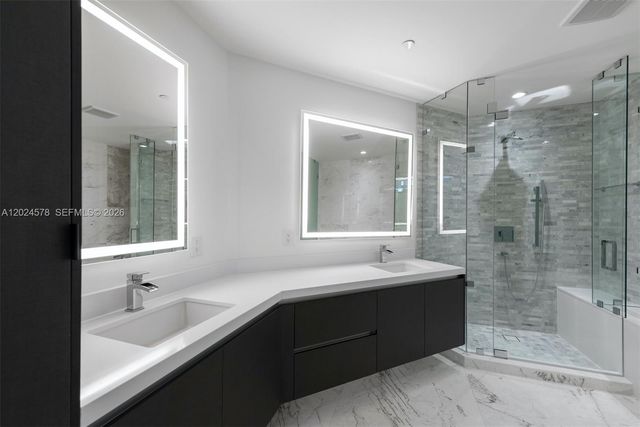 851 NE 1st Ave 4305, Miami, FL 33132