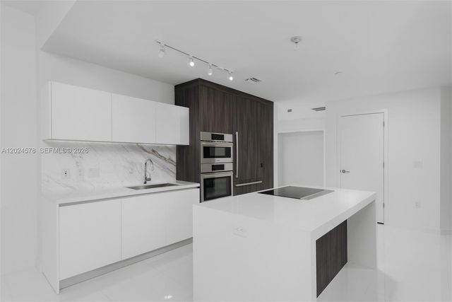 851 NE 1st Ave 4305, Miami, FL 33132