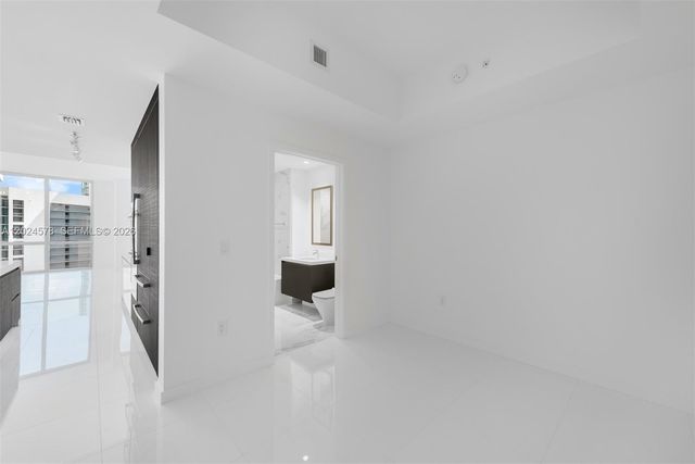 851 NE 1st Ave 4305, Miami, FL 33132