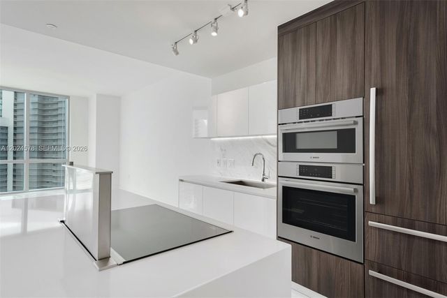 851 NE 1st Ave 4305, Miami, FL 33132