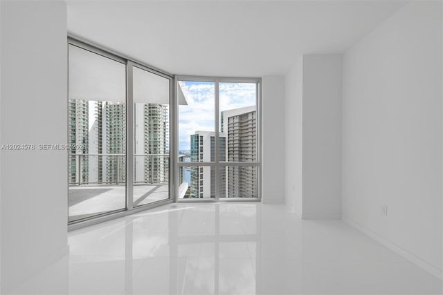 851 NE 1st Ave 4305, Miami, FL 33132