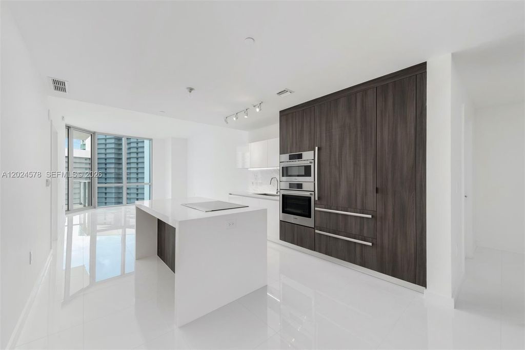 851 NE 1st Ave 4305, Miami, FL 33132