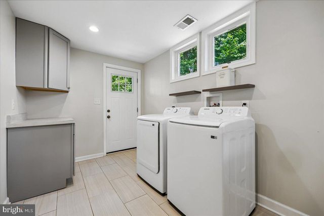 8407 TAHONA DR, Silver Spring, MD 20903