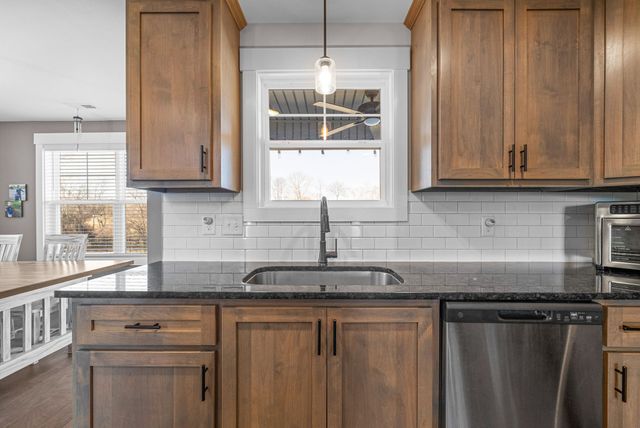 1525 Collins View Way, Clarksville, TN 37043