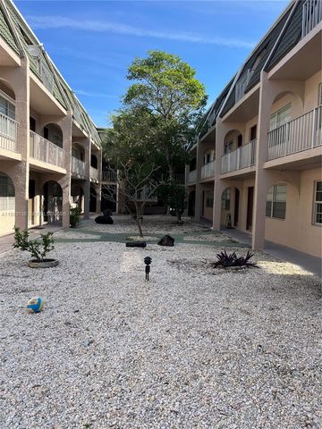 1100 SE 4th Ave 16, Deerfield Beach, FL 33441