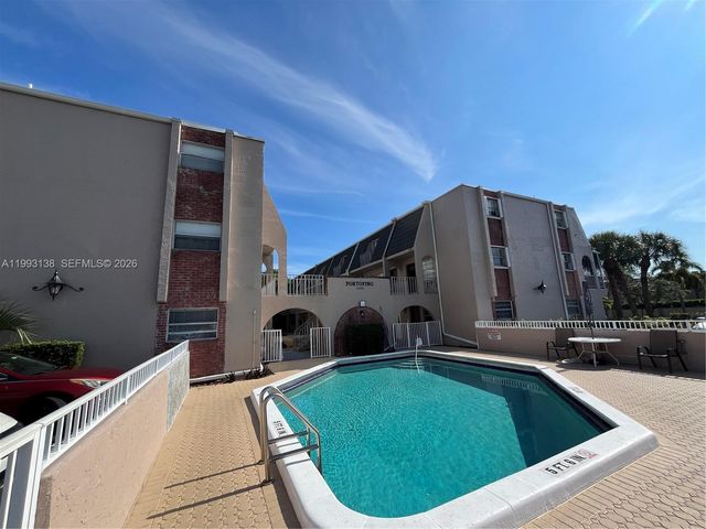 1100 SE 4th Ave 16, Deerfield Beach, FL 33441