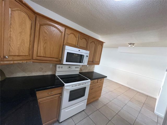 1100 SE 4th Ave 16, Deerfield Beach, FL 33441