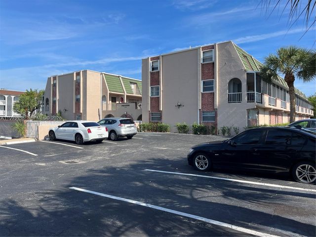 1100 SE 4th Ave 16, Deerfield Beach, FL 33441