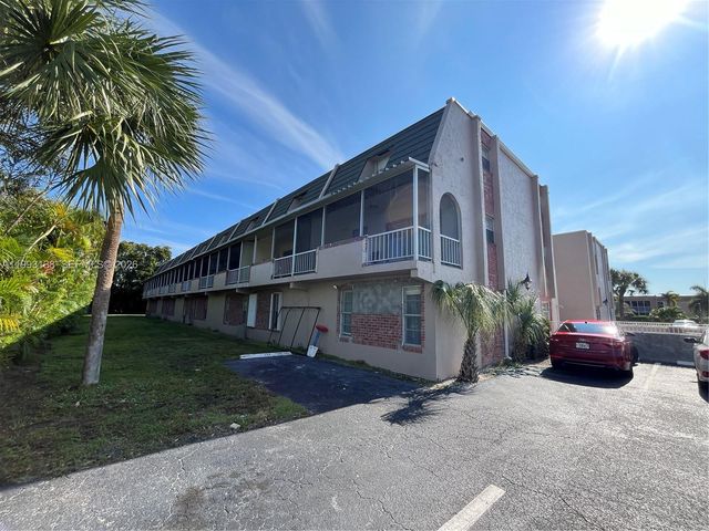 1100 SE 4th Ave 16, Deerfield Beach, FL 33441