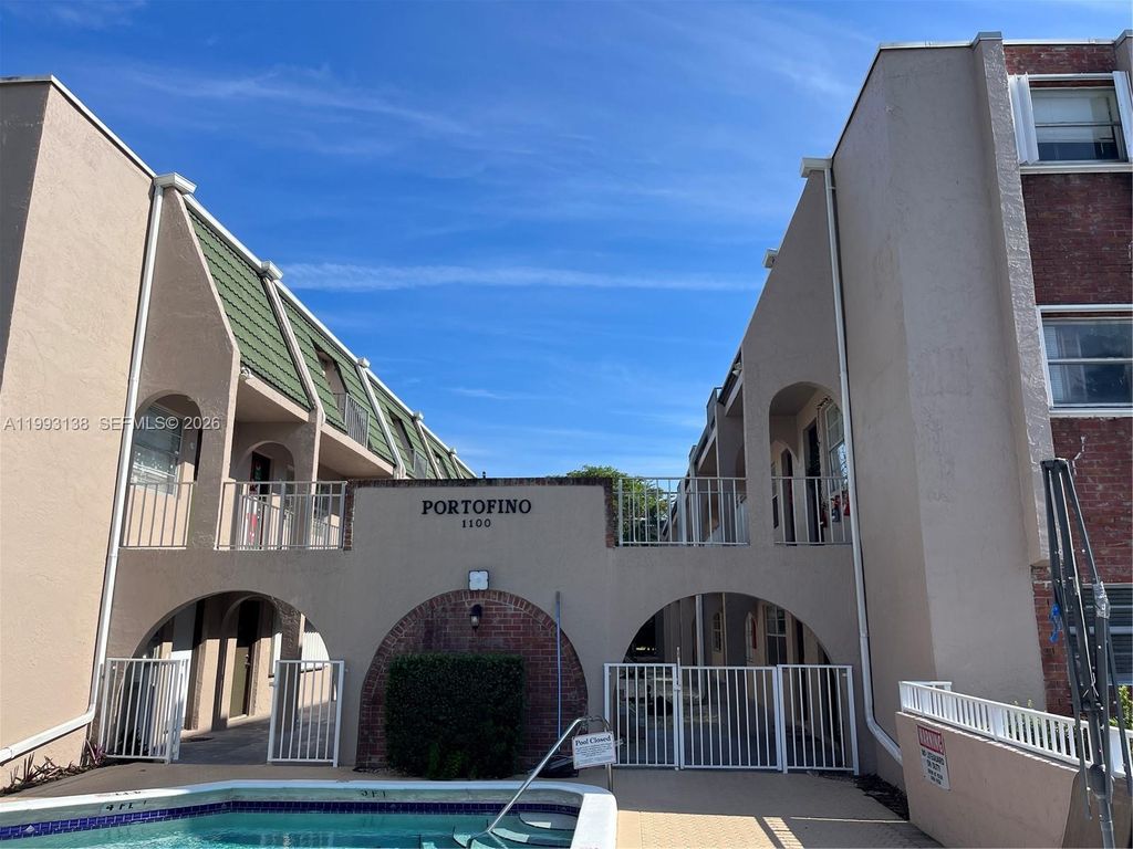 1100 SE 4th Ave 16, Deerfield Beach, FL 33441