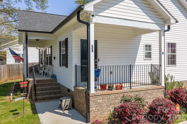209 Wood Street, Mount Holly, NC 28120