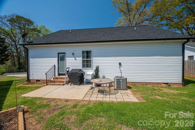 209 Wood Street, Mount Holly, NC 28120