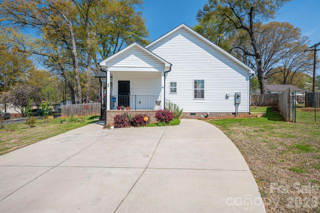 209 Wood Street, Mount Holly, NC 28120