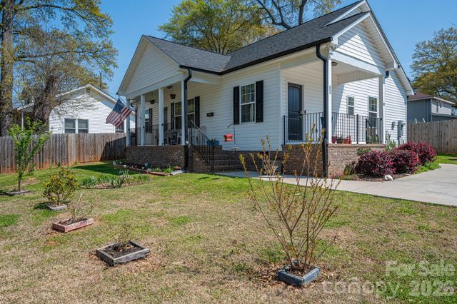 209 Wood Street, Mount Holly, NC 28120