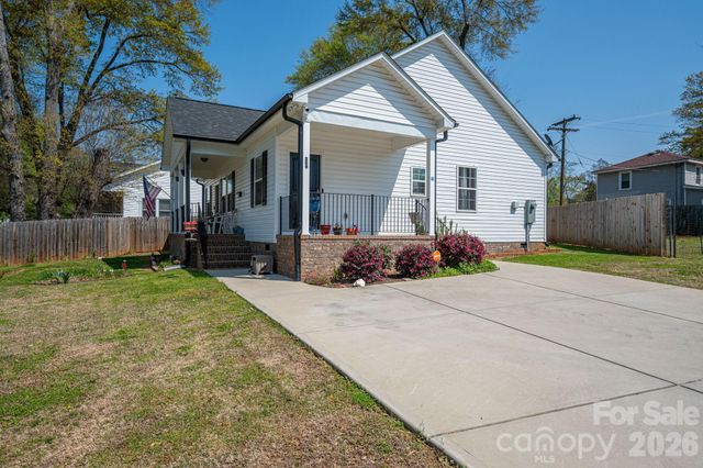 209 Wood Street, Mount Holly, NC 28120