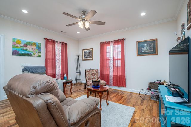 209 Wood Street, Mount Holly, NC 28120