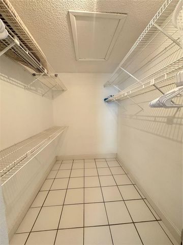 3811 59TH AVENUE W 3811, Bradenton, FL 34210