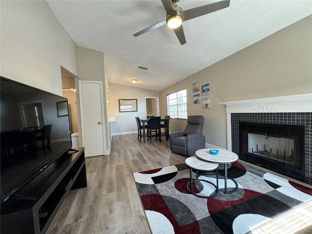 3811 59TH AVENUE W 3811, Bradenton, FL 34210