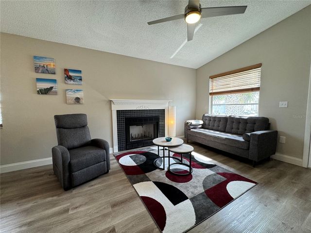 3811 59TH AVENUE W 3811, Bradenton, FL 34210