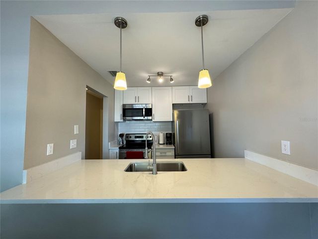 3811 59TH AVENUE W 3811, Bradenton, FL 34210