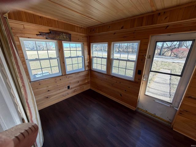 8897 S 1075 W Road, Owensville, IN 47665