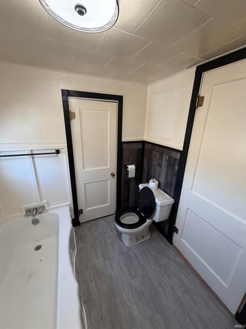 8897 S 1075 W Road, Owensville, IN 47665