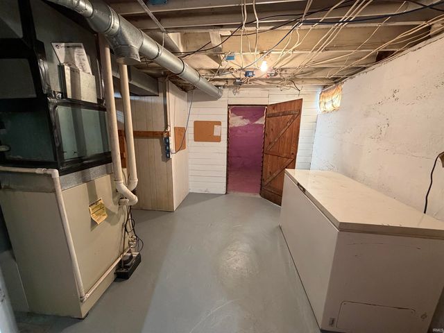 8897 S 1075 W Road, Owensville, IN 47665