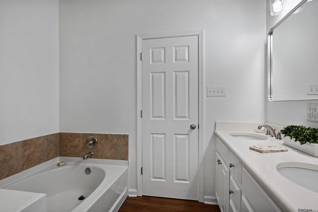 15015 Banff Ct, Baton Rouge, LA 70819