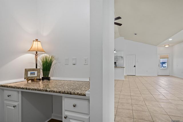 15015 Banff Ct, Baton Rouge, LA 70819