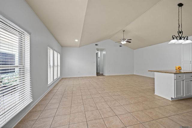 15015 Banff Ct, Baton Rouge, LA 70819
