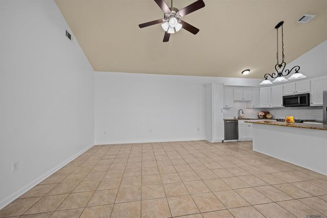 15015 Banff Ct, Baton Rouge, LA 70819