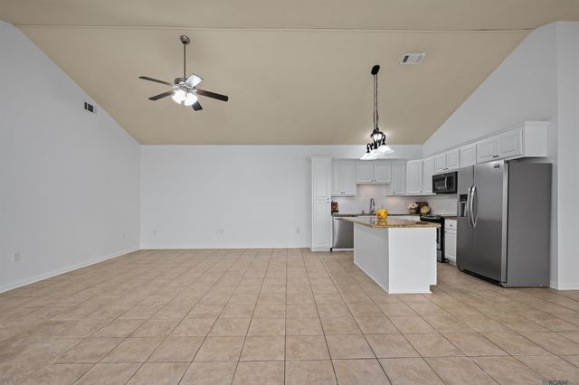 15015 Banff Ct, Baton Rouge, LA 70819