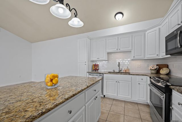 15015 Banff Ct, Baton Rouge, LA 70819