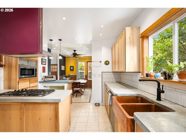 1559 N PRESCOTT St, Portland, OR 97217