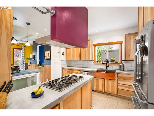 1559 N PRESCOTT St, Portland, OR 97217