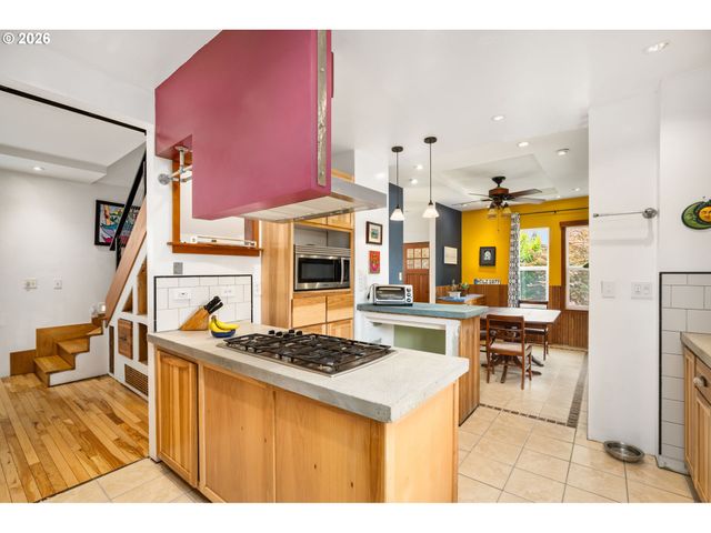 1559 N PRESCOTT St, Portland, OR 97217