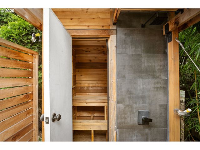 1559 N PRESCOTT St, Portland, OR 97217